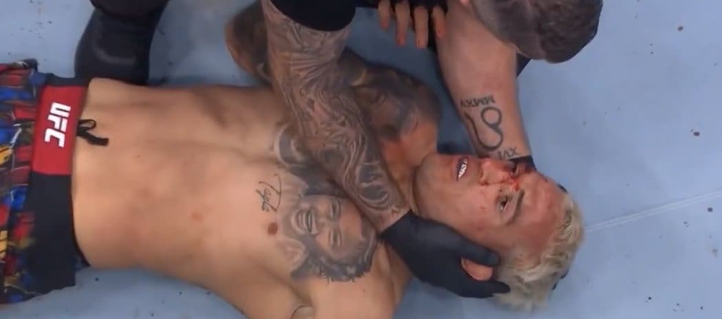 Topuria KOs Oliveira In One Round; Becomes Double Champ