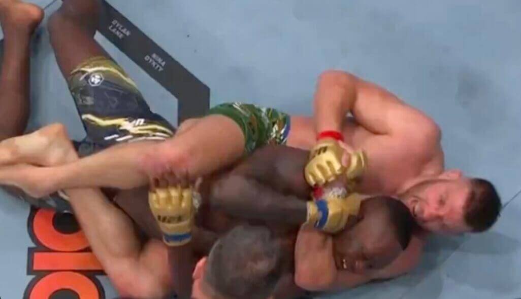 Du Plessis Submits Adesanya In An Upset Win - Should Izzy Retire?