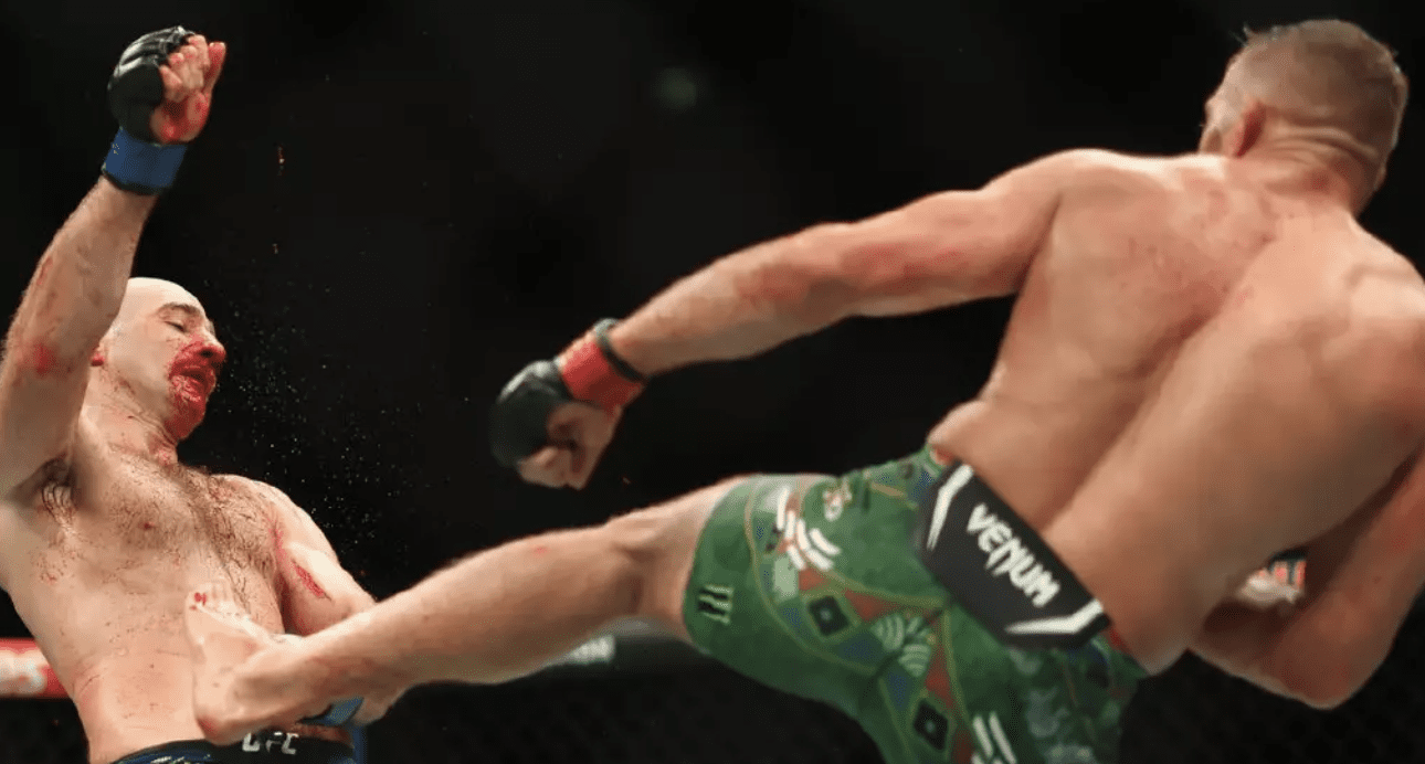 Du Plessis Breaks Strickland's Nose To Retain Middleweight Title