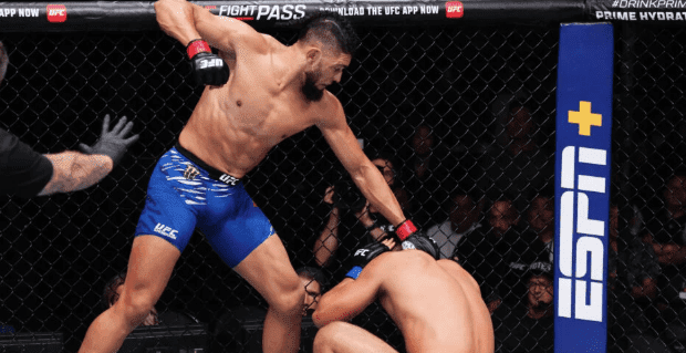 Johnny Walker Stops Zhang Mingyang At UFC Shanghai