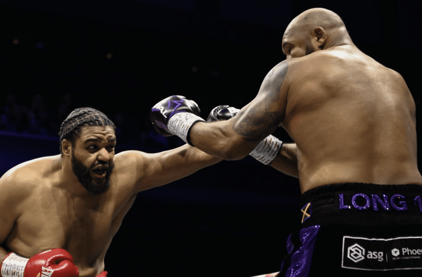 Jeamie TKV Beats Frazer Clarke In An Upset Win