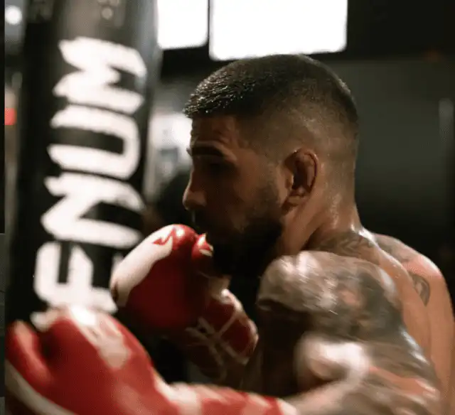 Ilia Topuria Hurting Sparring Partners